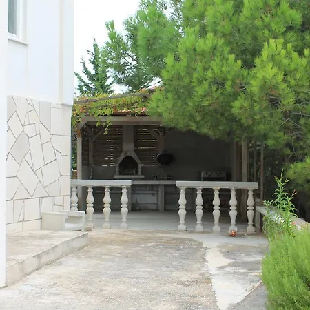 Ivona * Rogoznica (Sibenik-Knin)