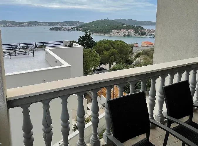 Ivona * Rogoznica (Sibenik-Knin)