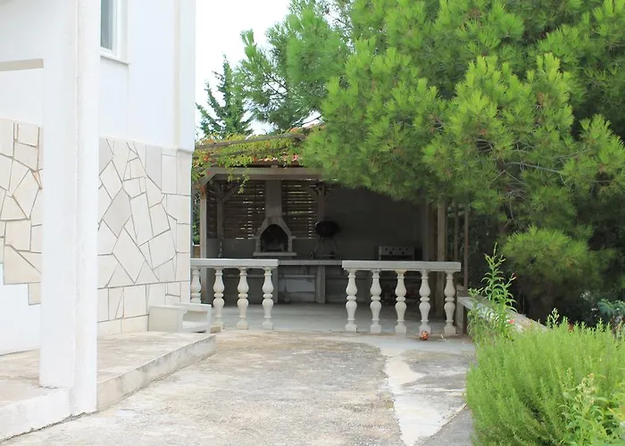 Ivona * Rogoznica (Sibenik-Knin)