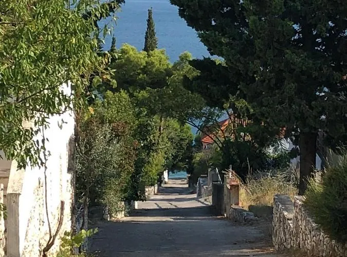 Ivona * Rogoznica (Sibenik-Knin)